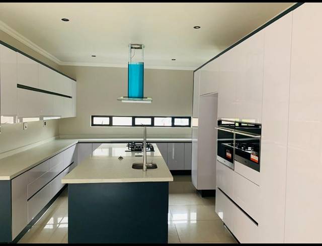5 BEDROOM HOUSE FOR SALE IN SAVANNAH COUNTRY ESTATE